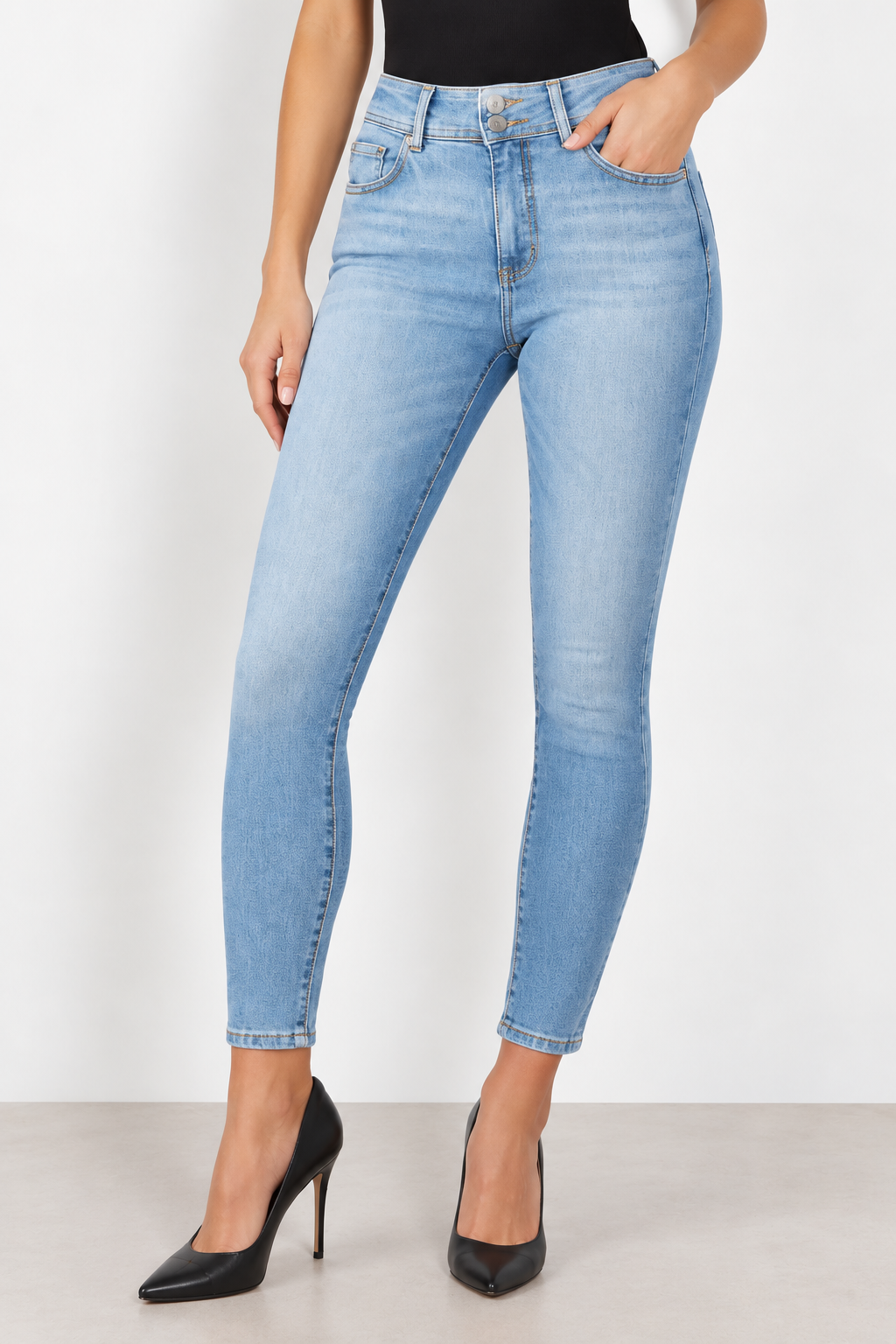 GUESS SKINNY JEANS