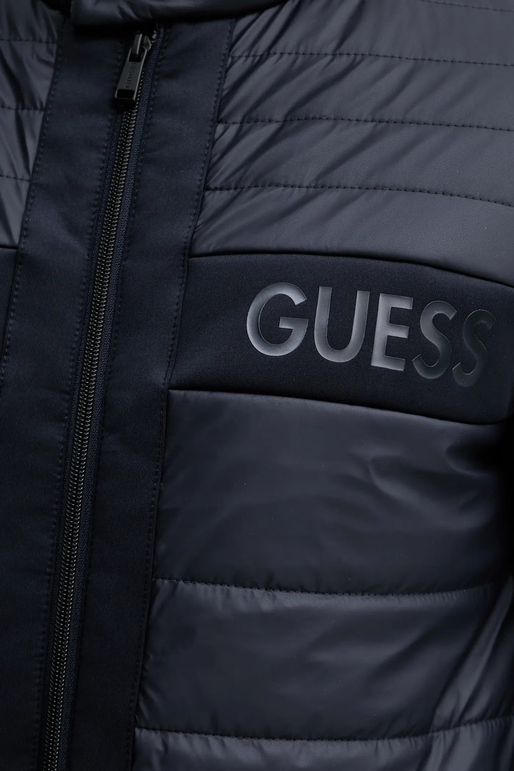 GUESS GEACĂ URBAN BLACK