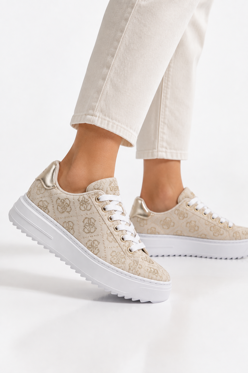 GUESS GOLD SNEAKERS