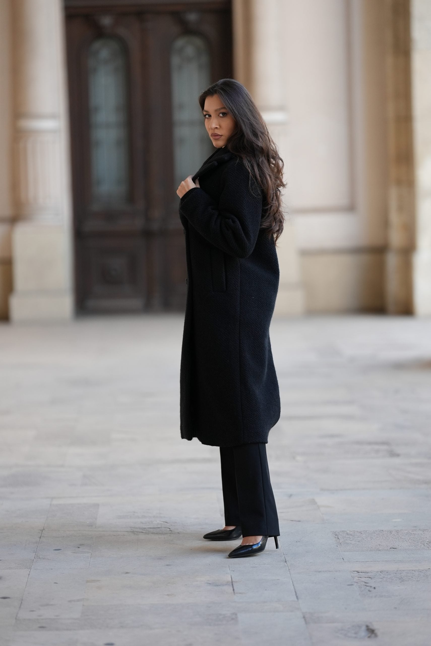 YASDORIA PALTON NEGRU ELEGANT CU REVERE