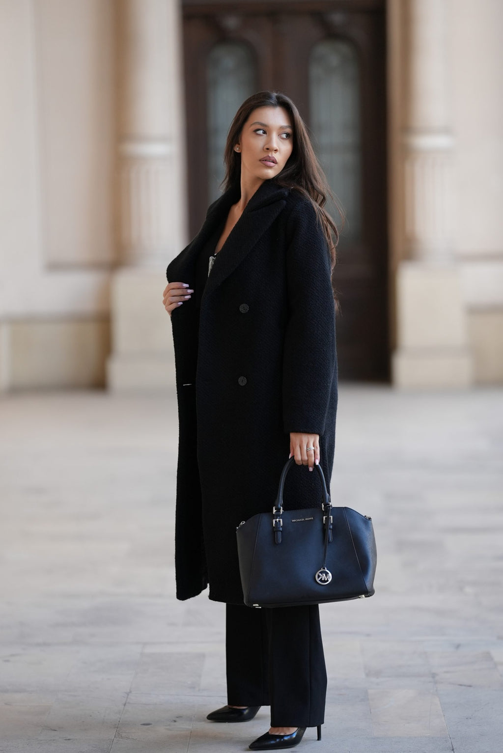 YASDORIA PALTON NEGRU ELEGANT CU REVERE