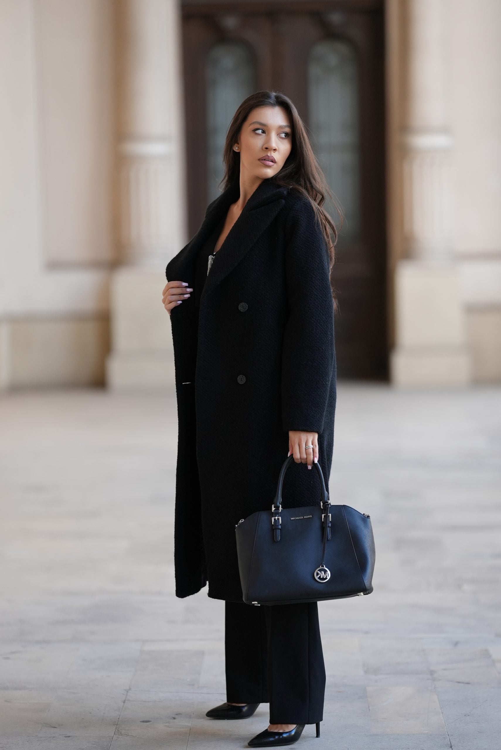 YASDORIA PALTON NEGRU ELEGANT CU REVERE