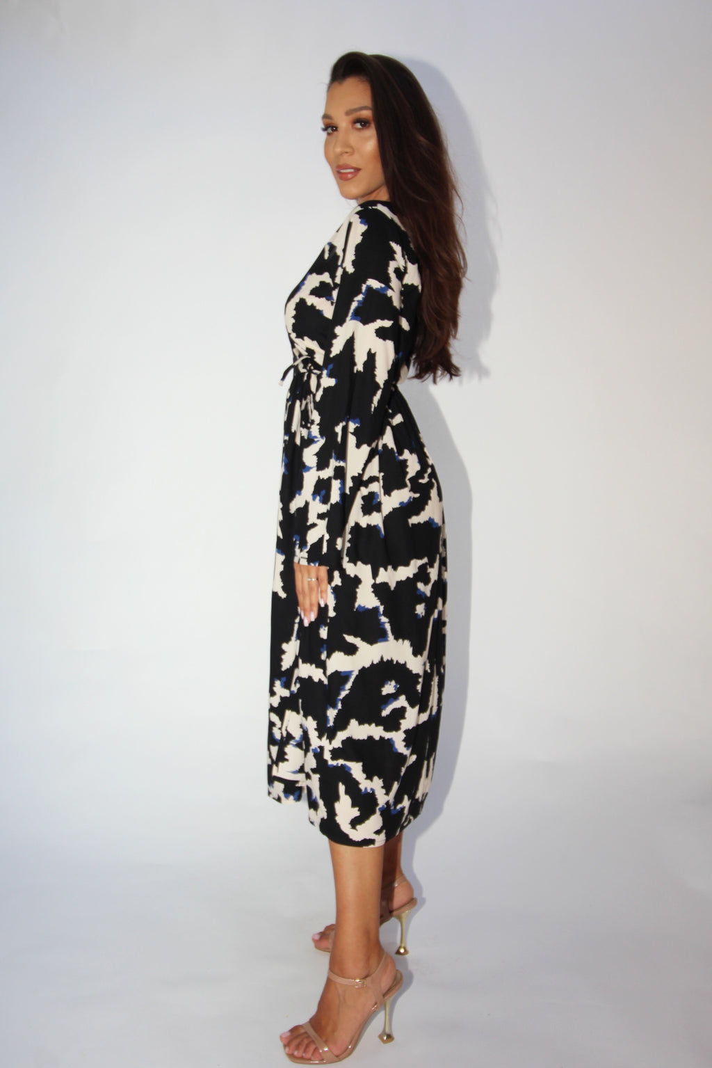 OBJECT ROCHIE WHITE/ BLACK