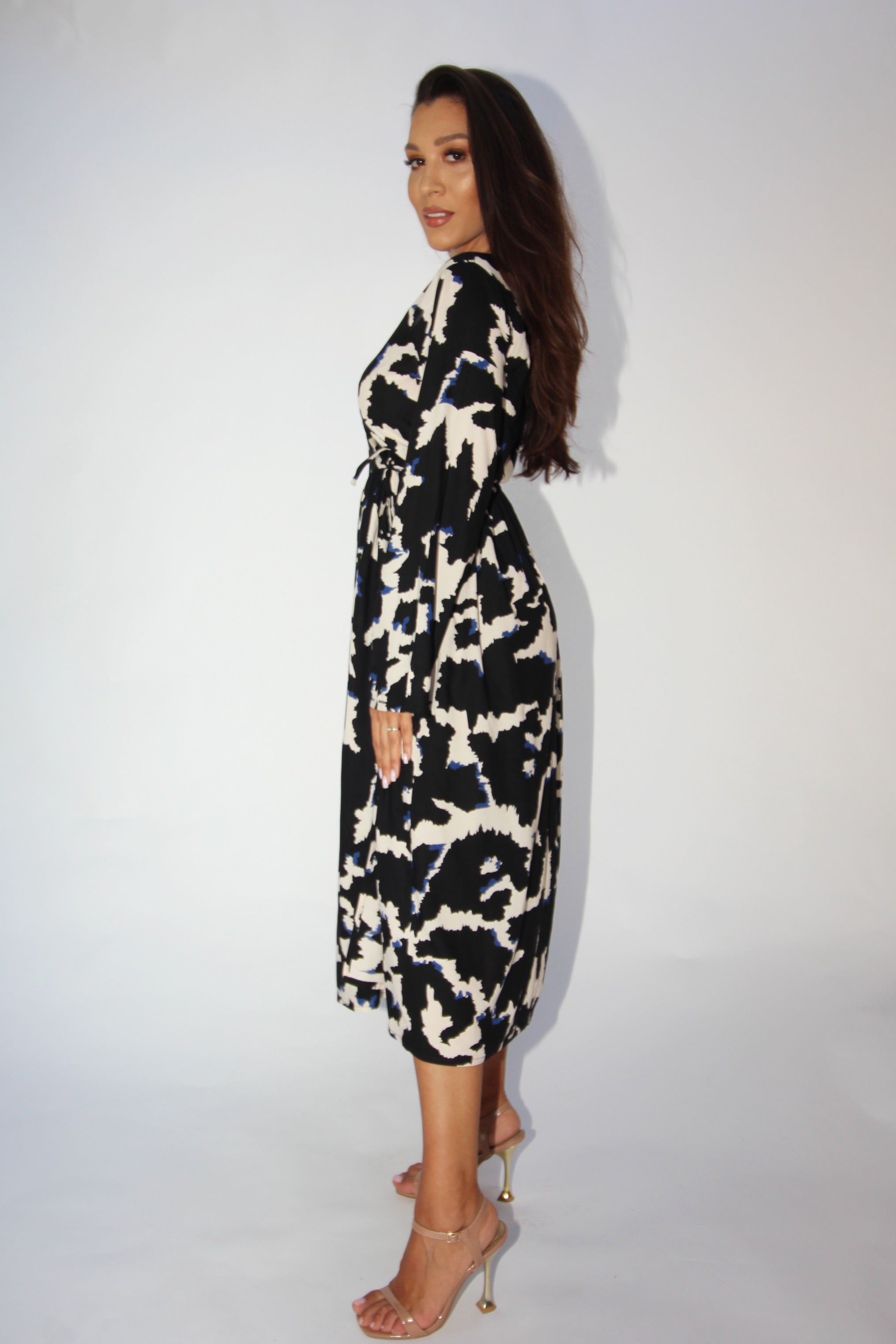 OBJECT ROCHIE WHITE/ BLACK