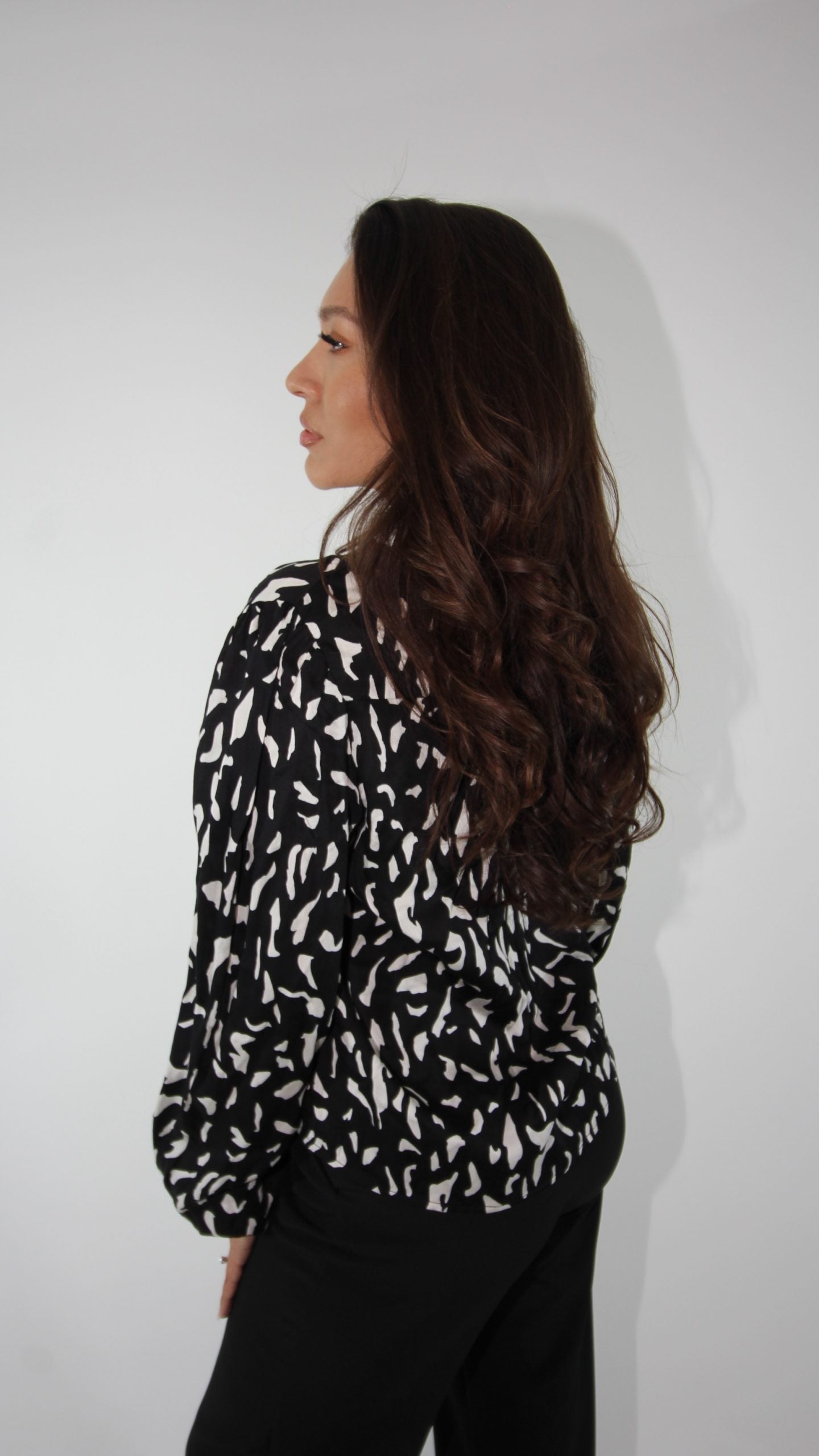 VILA CAMASA CU MANECI BUFANTE VICORBA