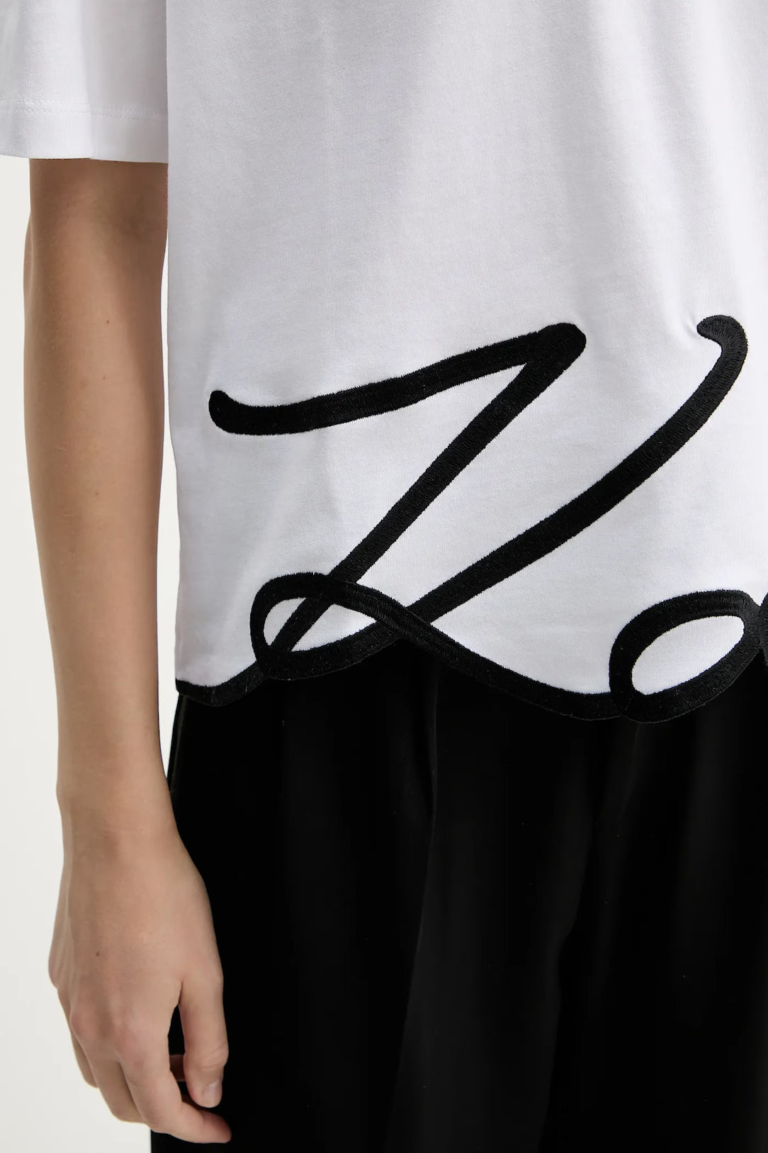 KARL LAGERFELD JEANS WHITE SIGNATURE HEM